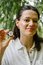 application baume rosé joues et lèvres pot mains Lorraine sourire.webp