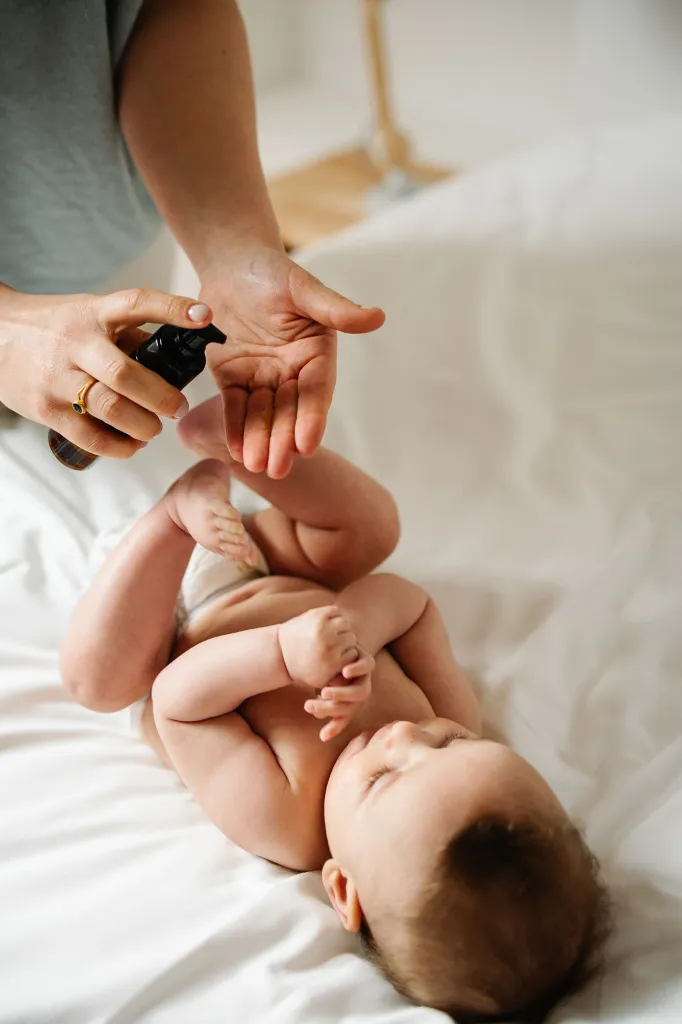 application huile soin bébé allaitement sur coline.webp