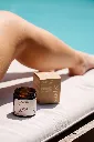 pot gommage balade au jardin et étui transat avec jambe et piscine.webp